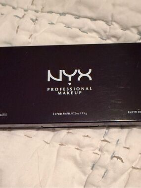 NYX Professional Makeup Bronzer & Contour Palette - Black Packaging